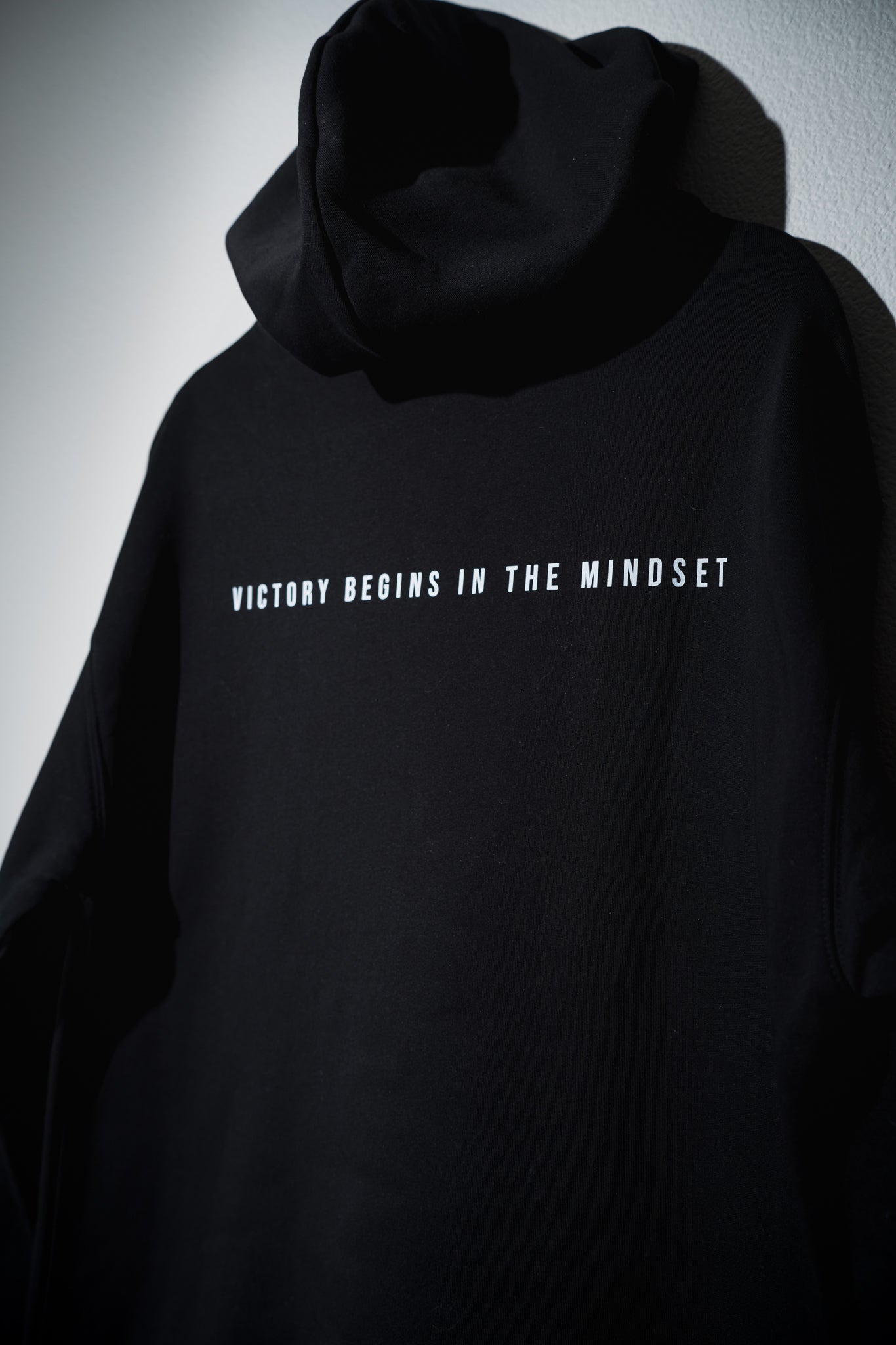 "VICTORY" HOODIE - BLACK